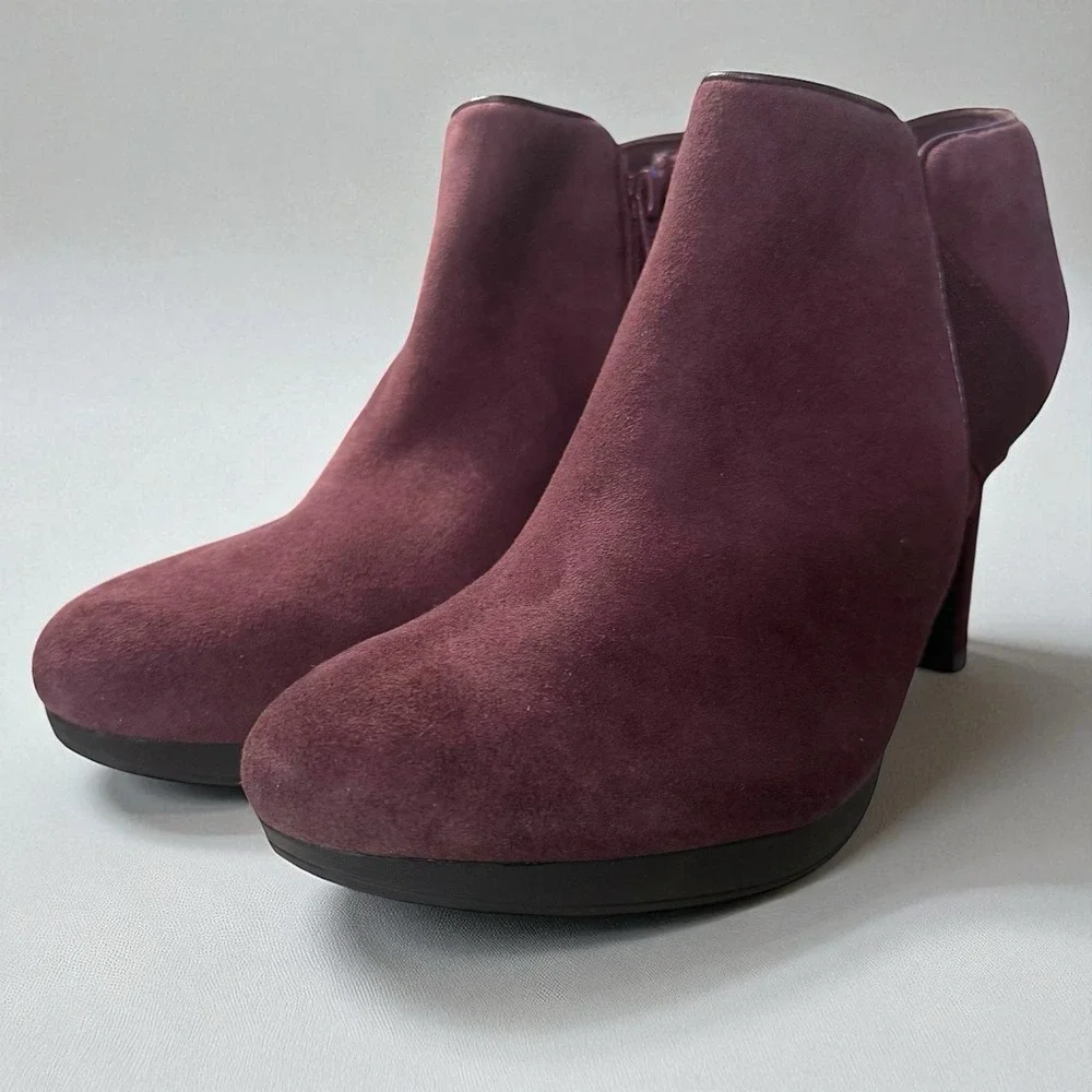 Clarks Womens‎ 8.5M Ambyr Gem Plum Suede Ankle Booties Platform Heels